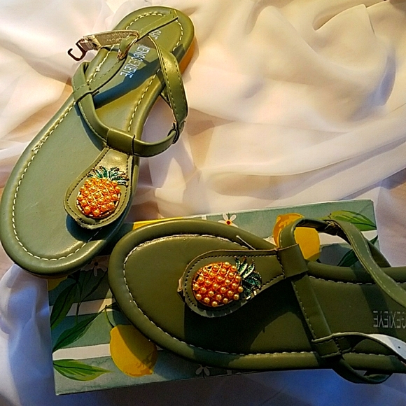 Pineapple Sandals - Picture 3 of 7